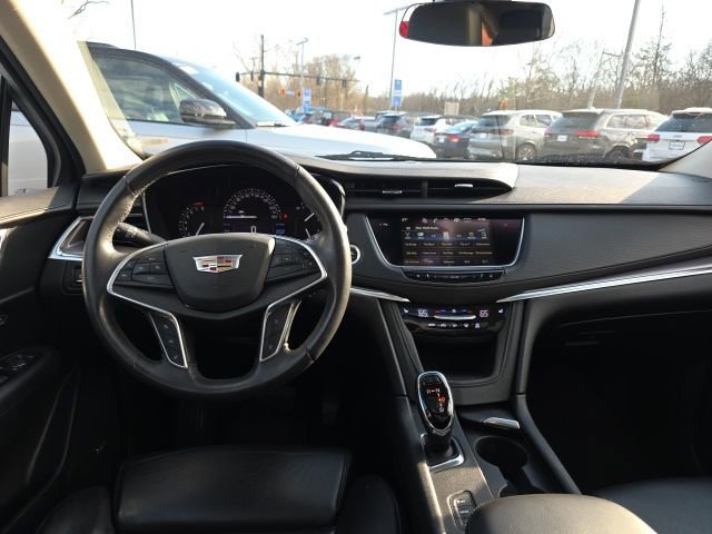 Used 2017 Cadillac XT5 Luxury w/ Driver Awareness Package image 14