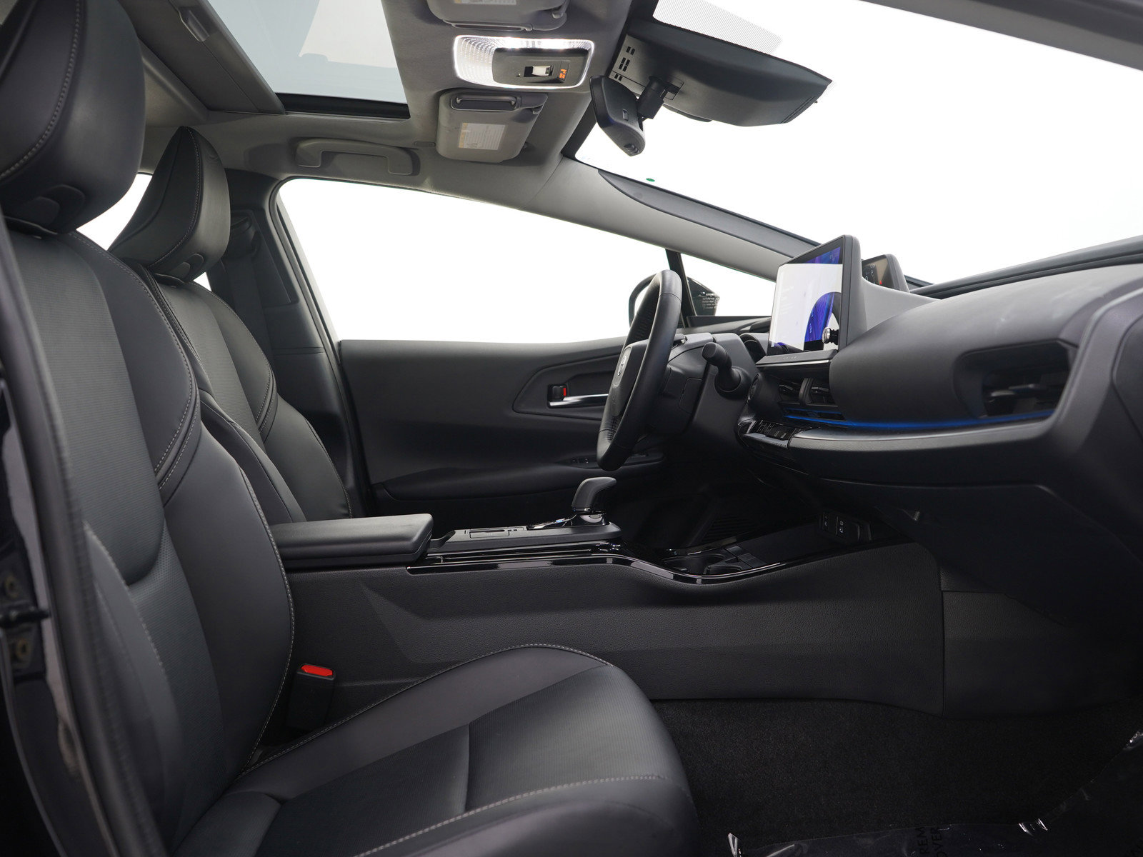 Used 2025 Toyota Prius AWD image 11