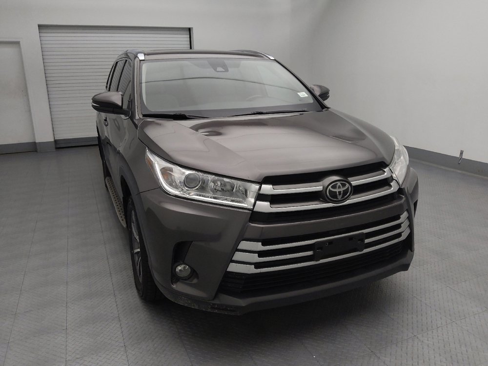 Used 2019 Toyota Highlander XLE FWD image 14