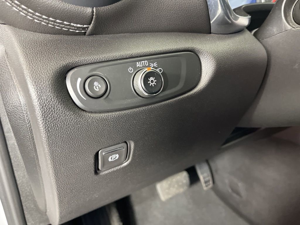 Certified 2025 Chevrolet Blazer LT image 26