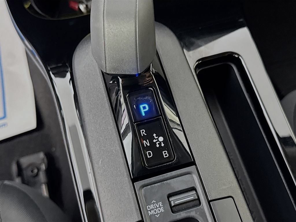 Used 2025 Toyota Prius LE FWD image 20