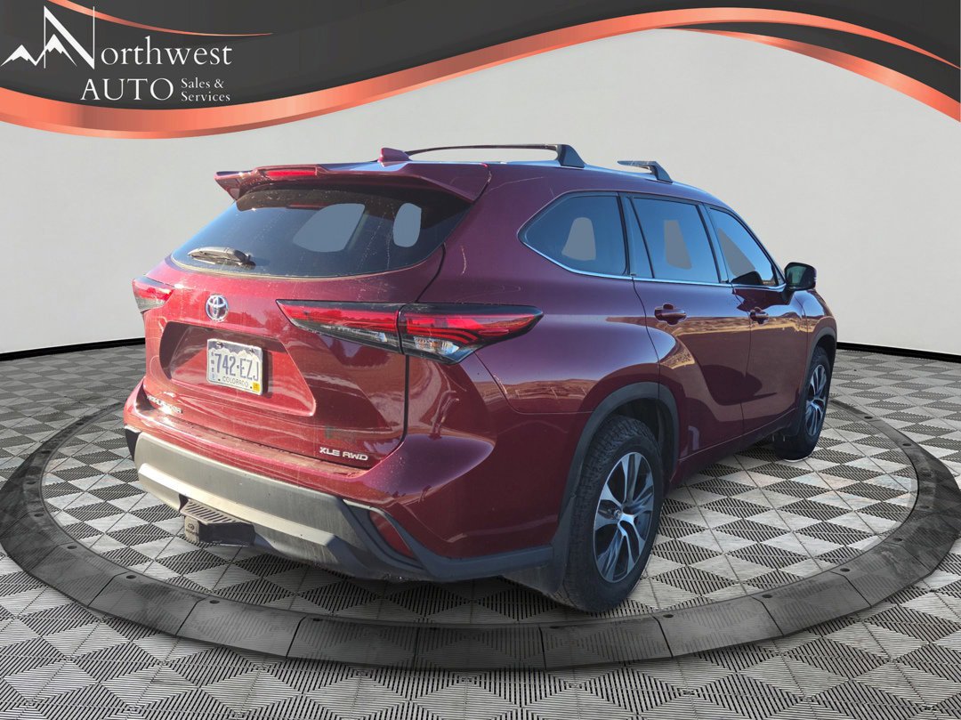 Used 2022 Toyota Highlander XLE image 5