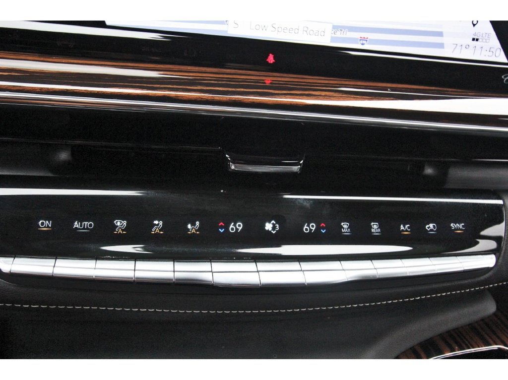 Certified 2024 Cadillac Escalade Luxury RWD image 25