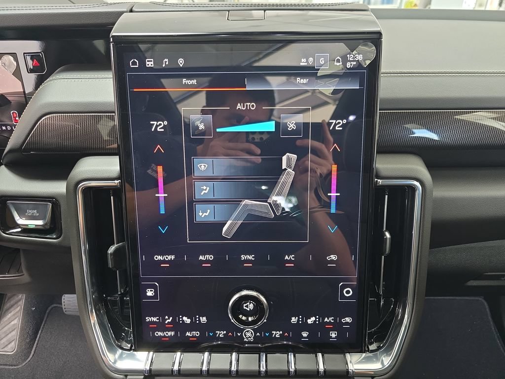 New 2026 GMC Yukon Elevation w/ Elevation Premium Package AWD/4WD image 24