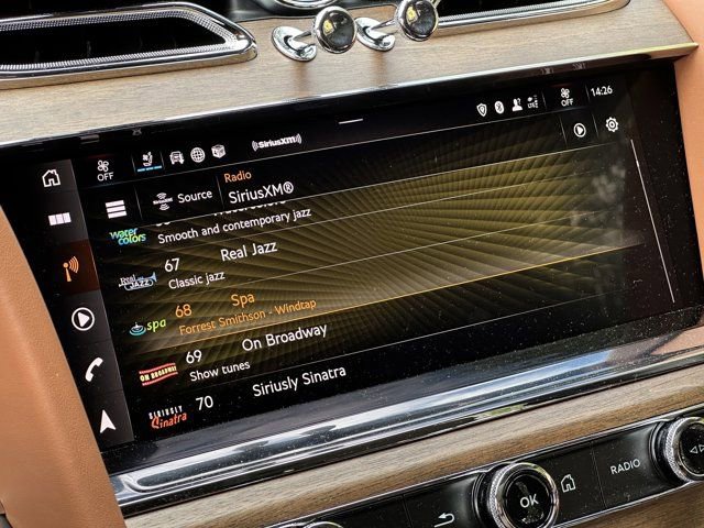 New 2024 Bentley Bentayga image 20