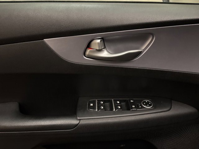 Certified 2022 Kia Forte LXS image 9