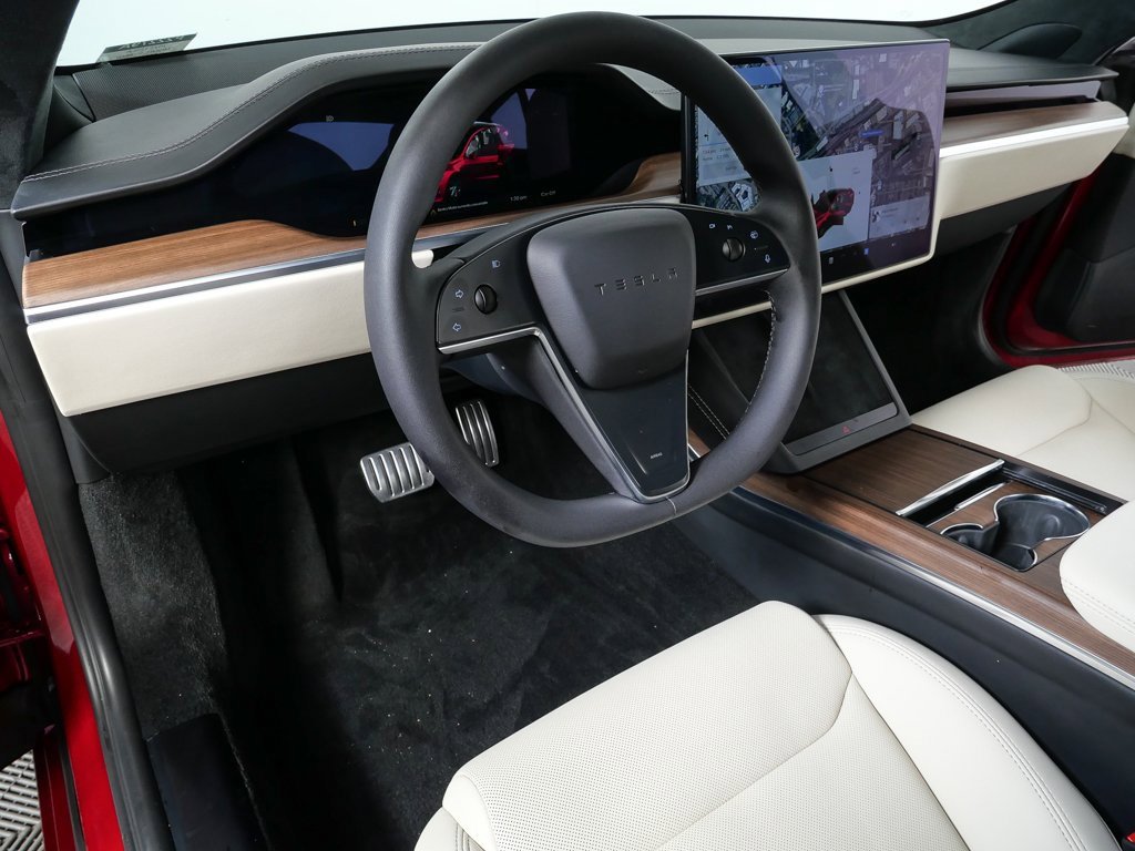 Used 2023 Tesla Model S Standard Range image 4