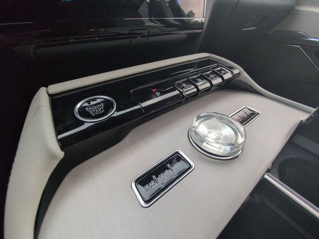 New 2026 Lincoln Navigator Reserve AWD/4WD image 7