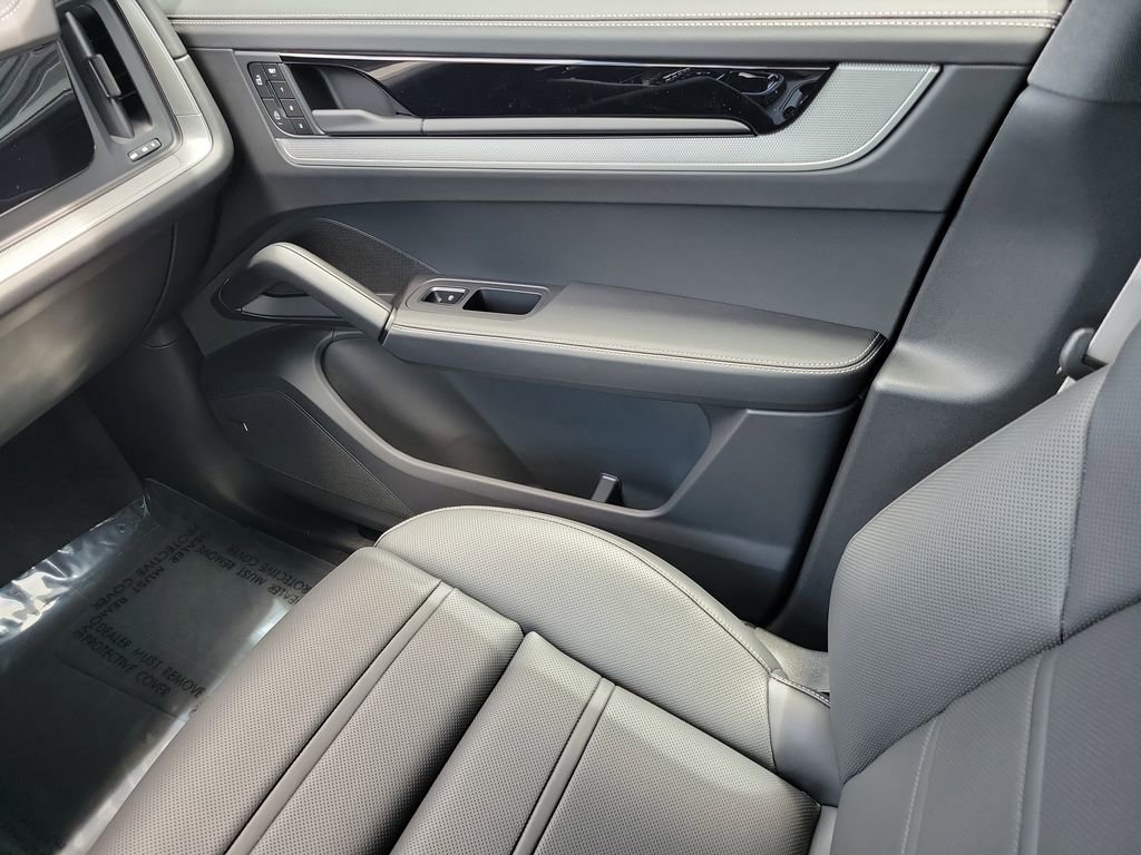 New 2025 Porsche Cayenne S image 23