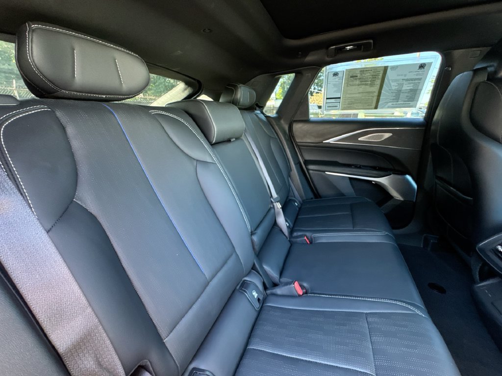 Used 2024 Cadillac Lyriq Luxury RWD image 29