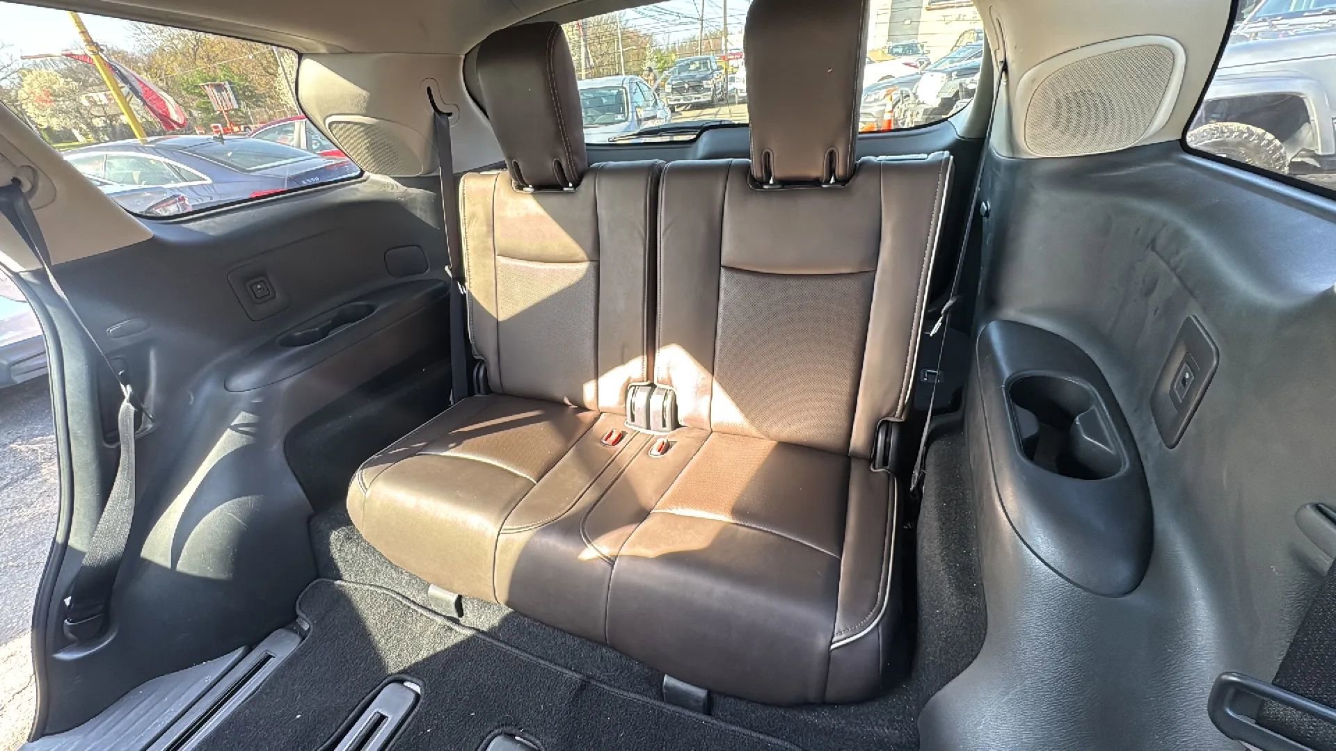Used 2019 INFINITI QX60 Luxe w/ Essential Package image 16