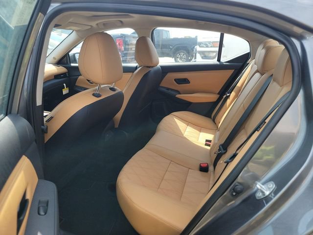 Used 2025 Nissan Sentra SV w/ SV Premium Package FWD video 3