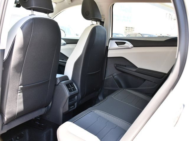 New 2026 Volkswagen Taos SE AWD/4WD image 17