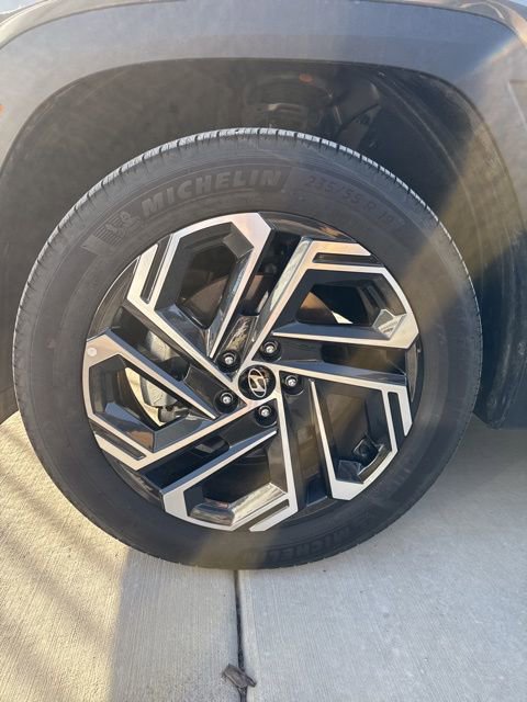 Used 2025 Hyundai Tucson Limited image 8