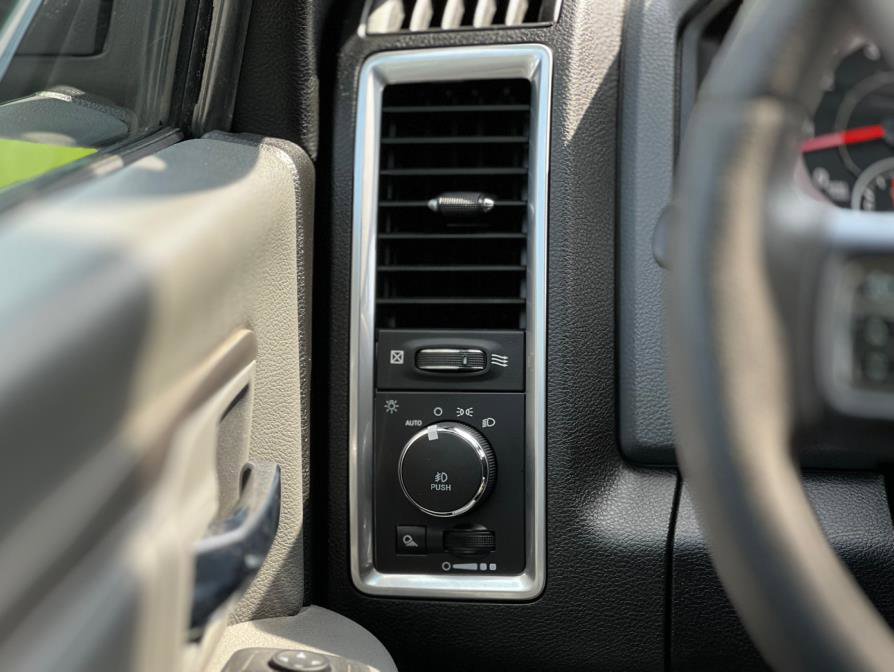 Used 2019 RAM 1500 Classic Warlock image 12