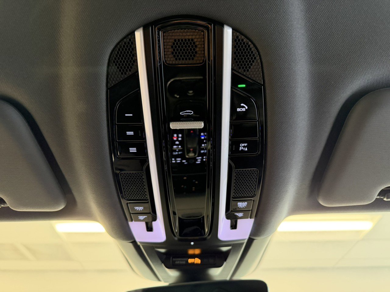 Used 2023 Porsche Cayenne Platinum Edition AWD/4WD image 26