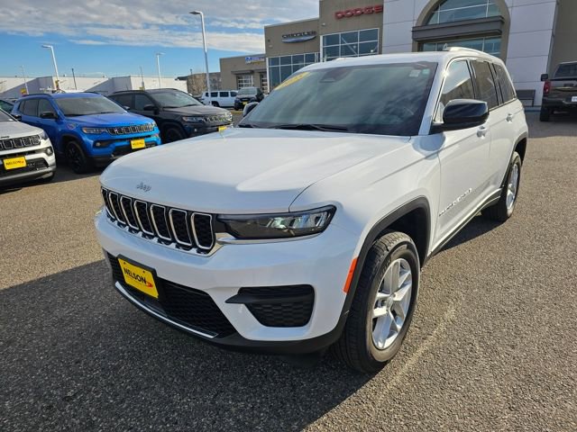 Used 2025 Jeep Grand Cherokee Laredo X w/ Luxury Tech Group I image 2