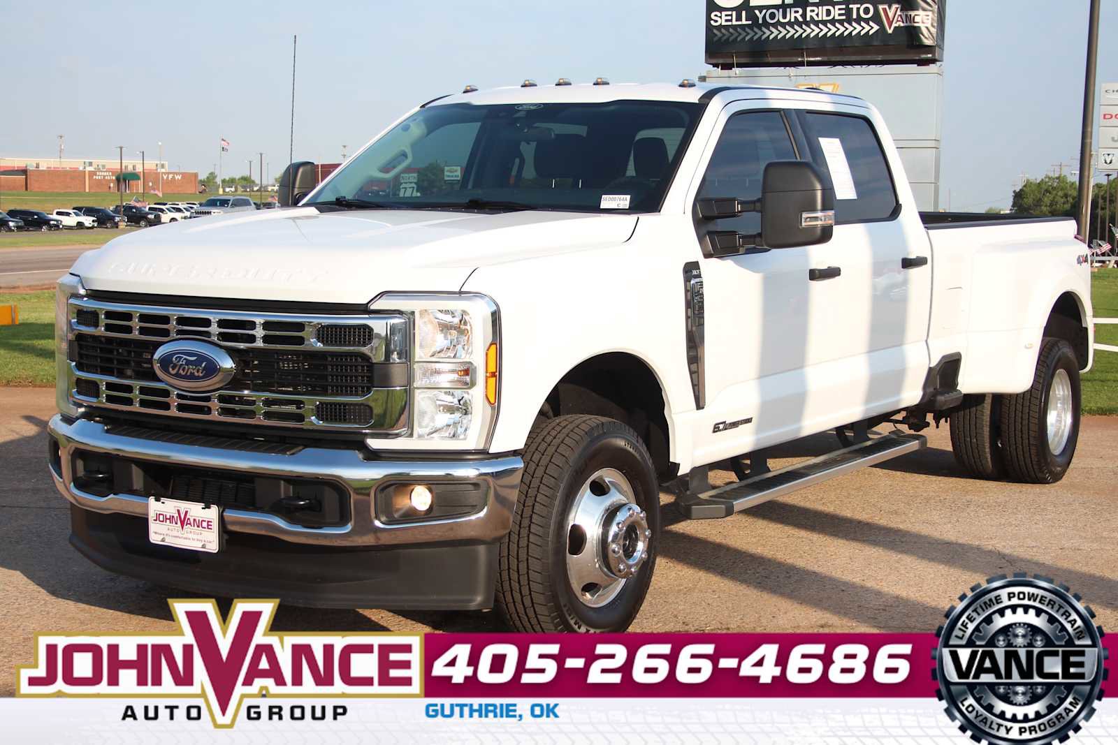 Used 2025 Ford F350 XLT AWD/4WD image 3