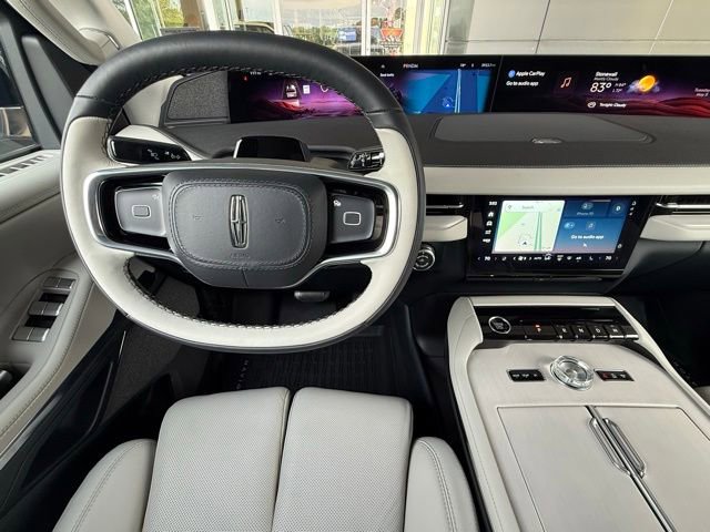 Used 2025 Lincoln Navigator L Reserve AWD/4WD image 22