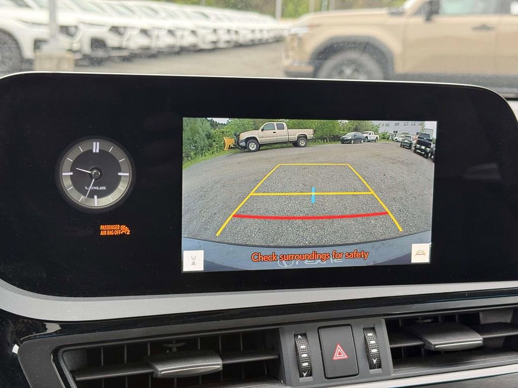 Used 2024 Lexus ES 350 w/ Premium Package FWD image 11
