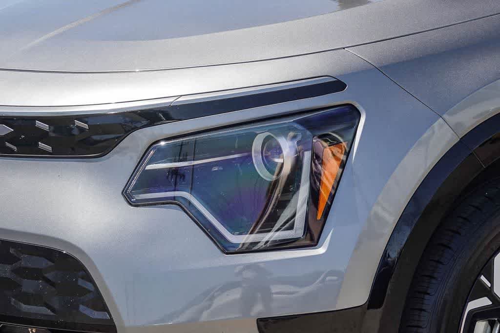 Certified 2024 Kia Niro Wind FWD image 8