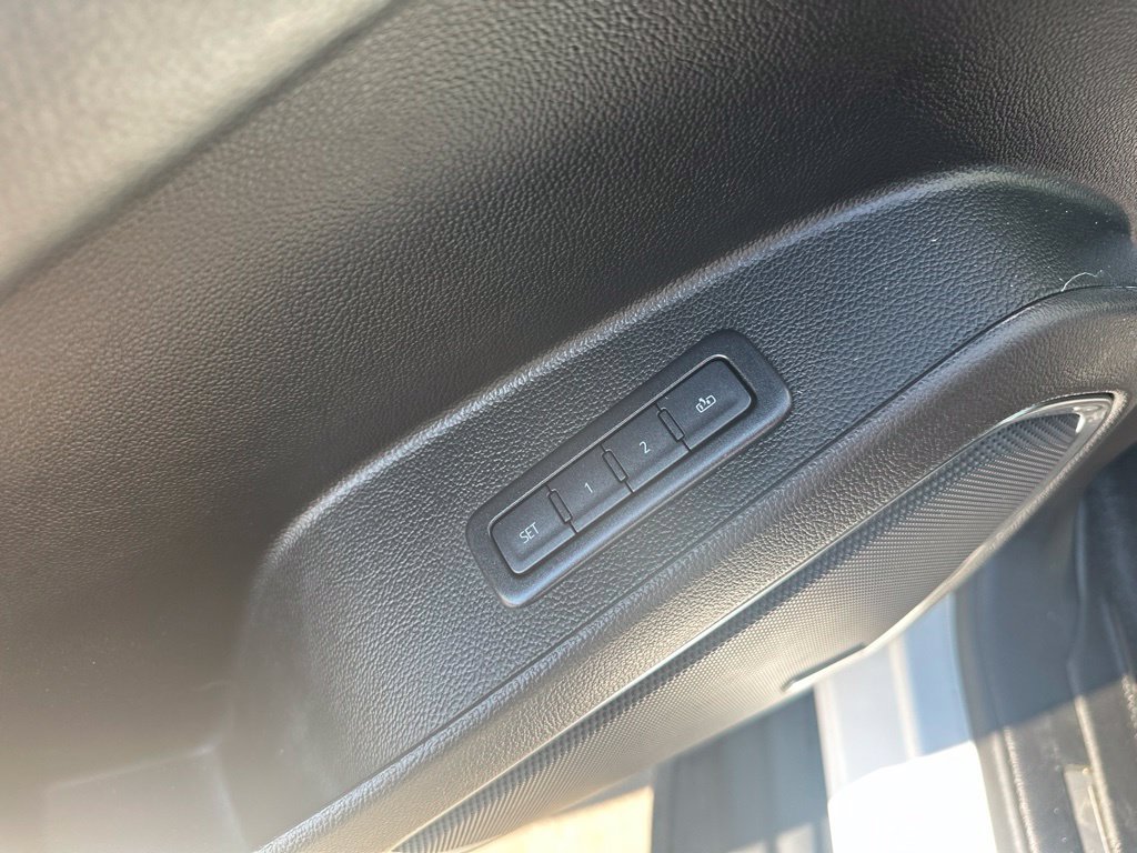 Used 2019 Chevrolet Suburban LT AWD/4WD image 17