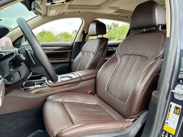 Used 2020 BMW 750i xDrive AWD/4WD image 11