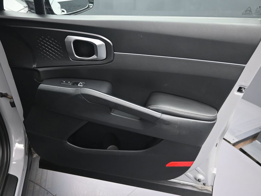 Certified 2024 Kia Sorento EX w/ Panoramic Sunroof Package image 40