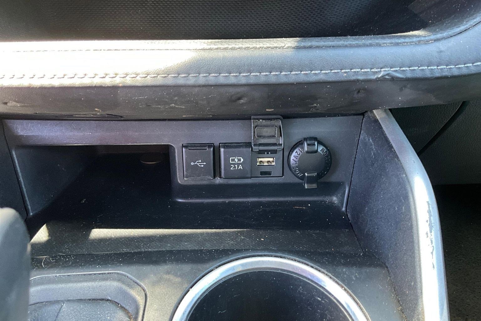 Used 2020 Toyota Highlander XLE FWD image 15