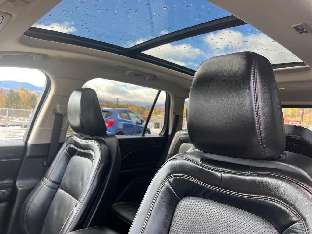 Used 2022 Lincoln Aviator Reserve w/ Equipment Group 201A image 7