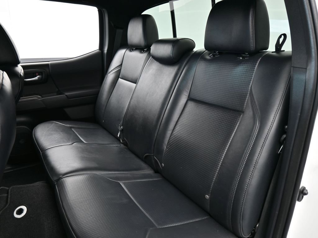 Used 2021 Toyota Tacoma SR5 image 39