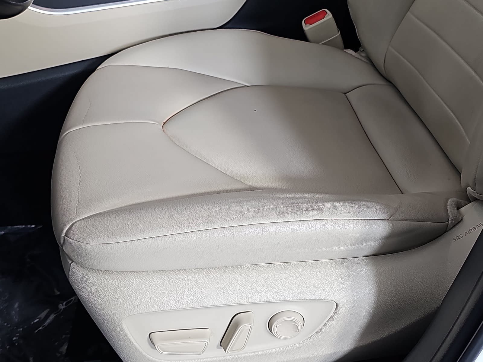 Used 2023 Toyota Highlander XLE FWD image 28