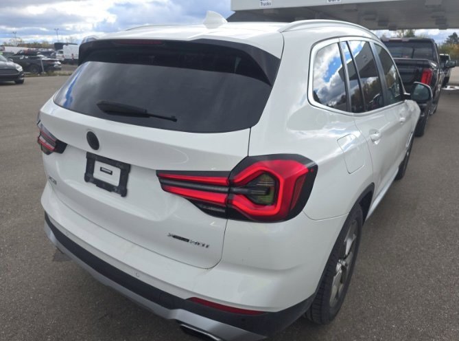 Used 2022 BMW X3 xDrive30i image 2