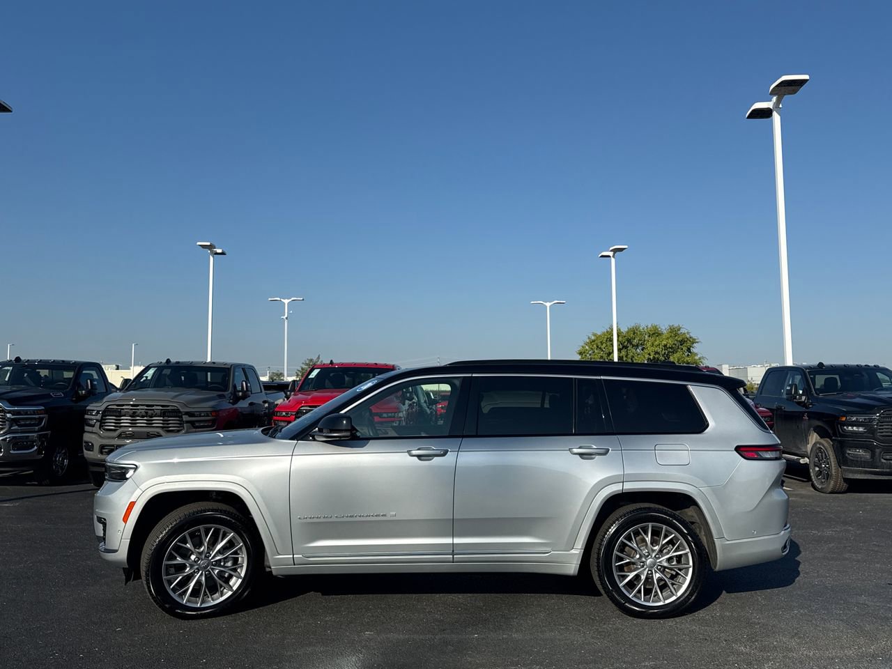 Used 2024 Jeep Grand Cherokee L Summit w/ Advanced Protech Group IV image 6