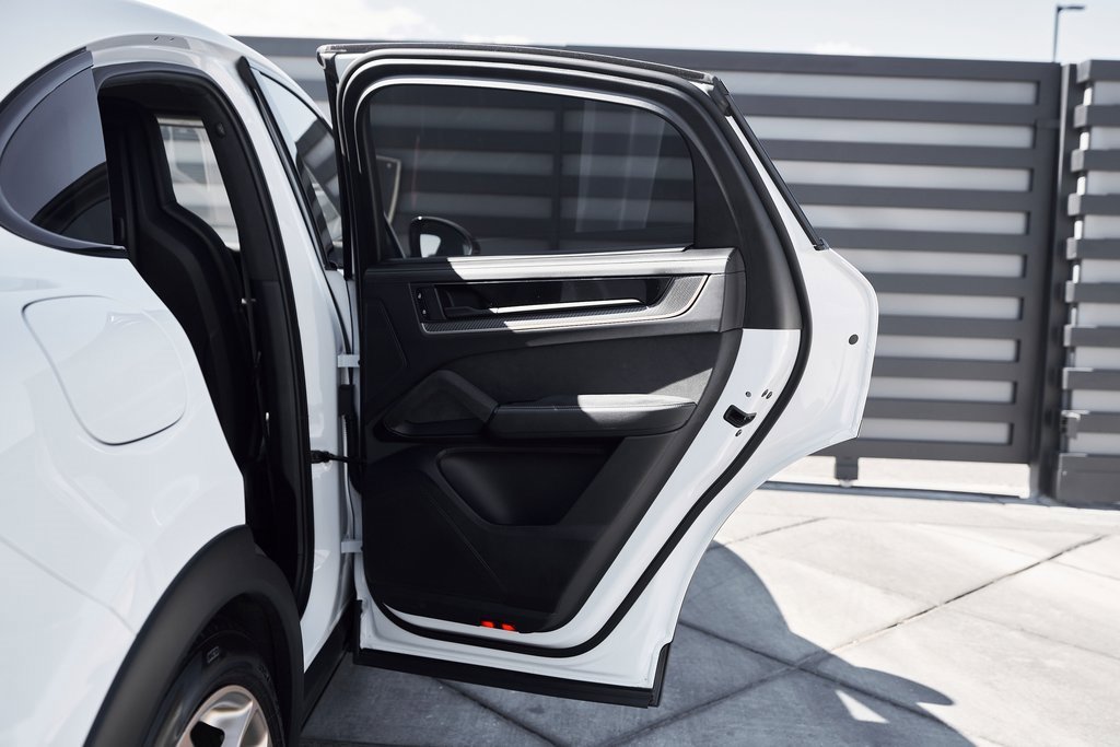 Used 2024 Porsche Cayenne Turbo GT image 27