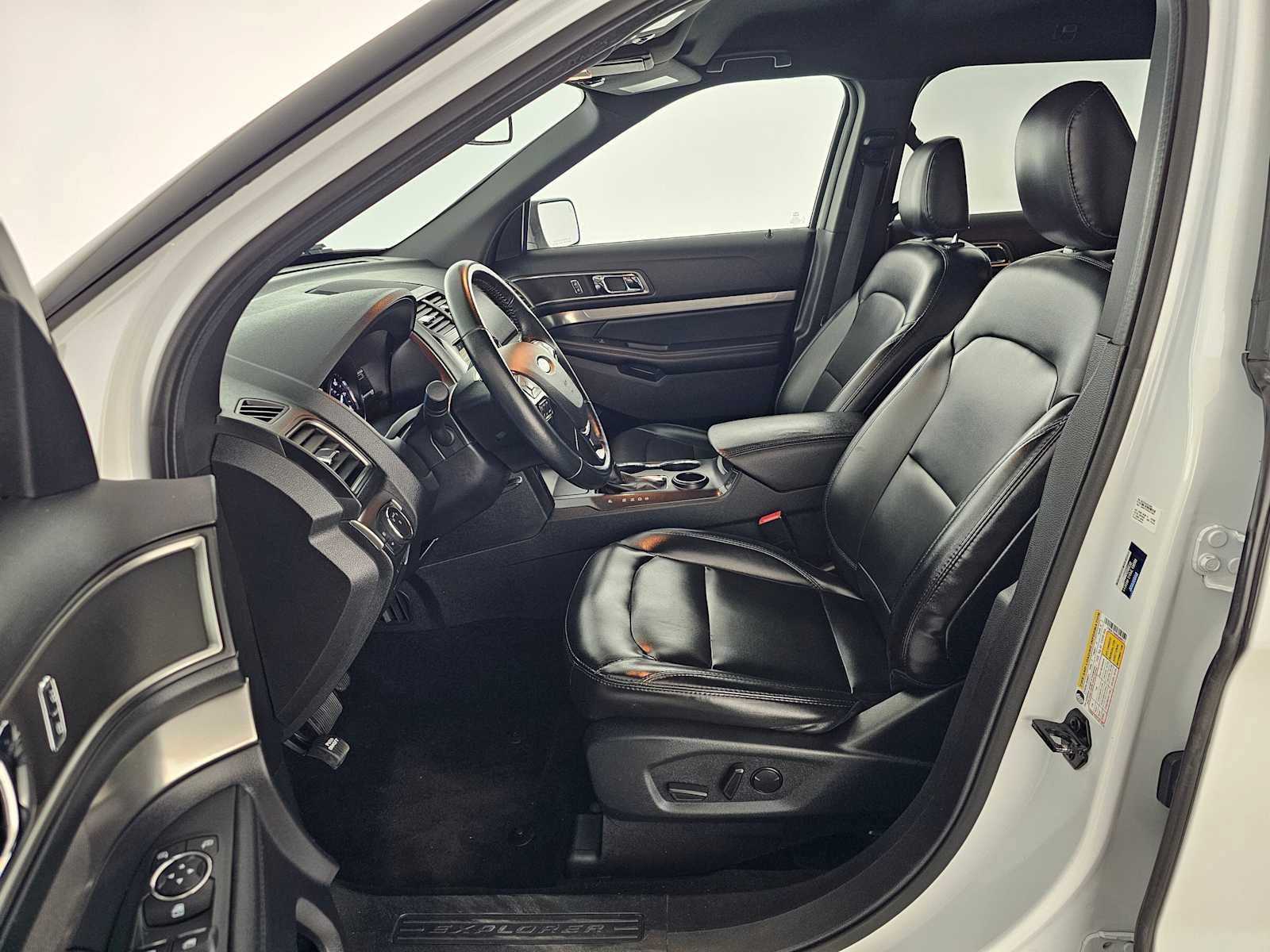Used 2019 Ford Explorer XLT w/ Equipment Group 202A image 22