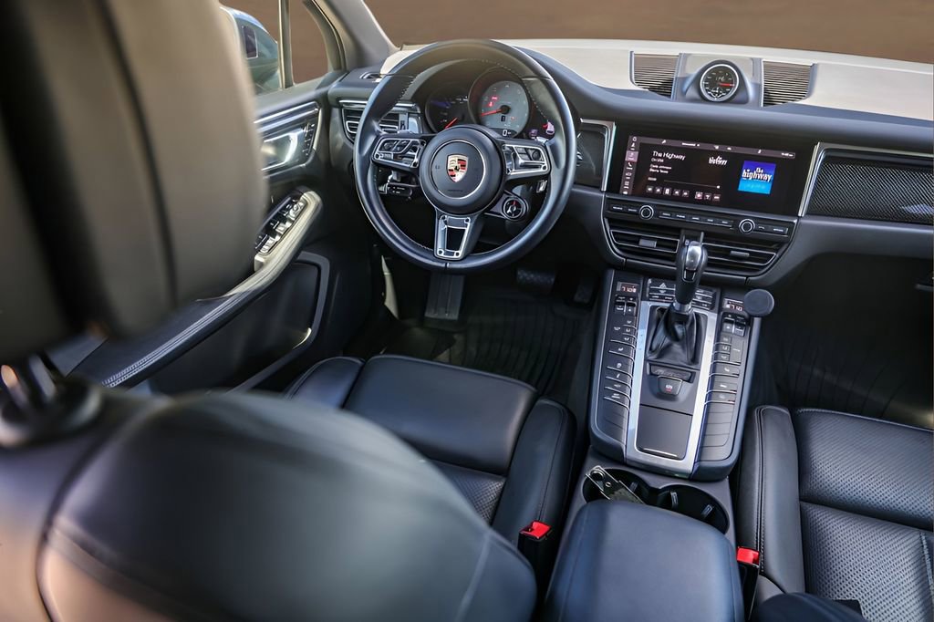 Used 2020 Porsche Macan S image 27
