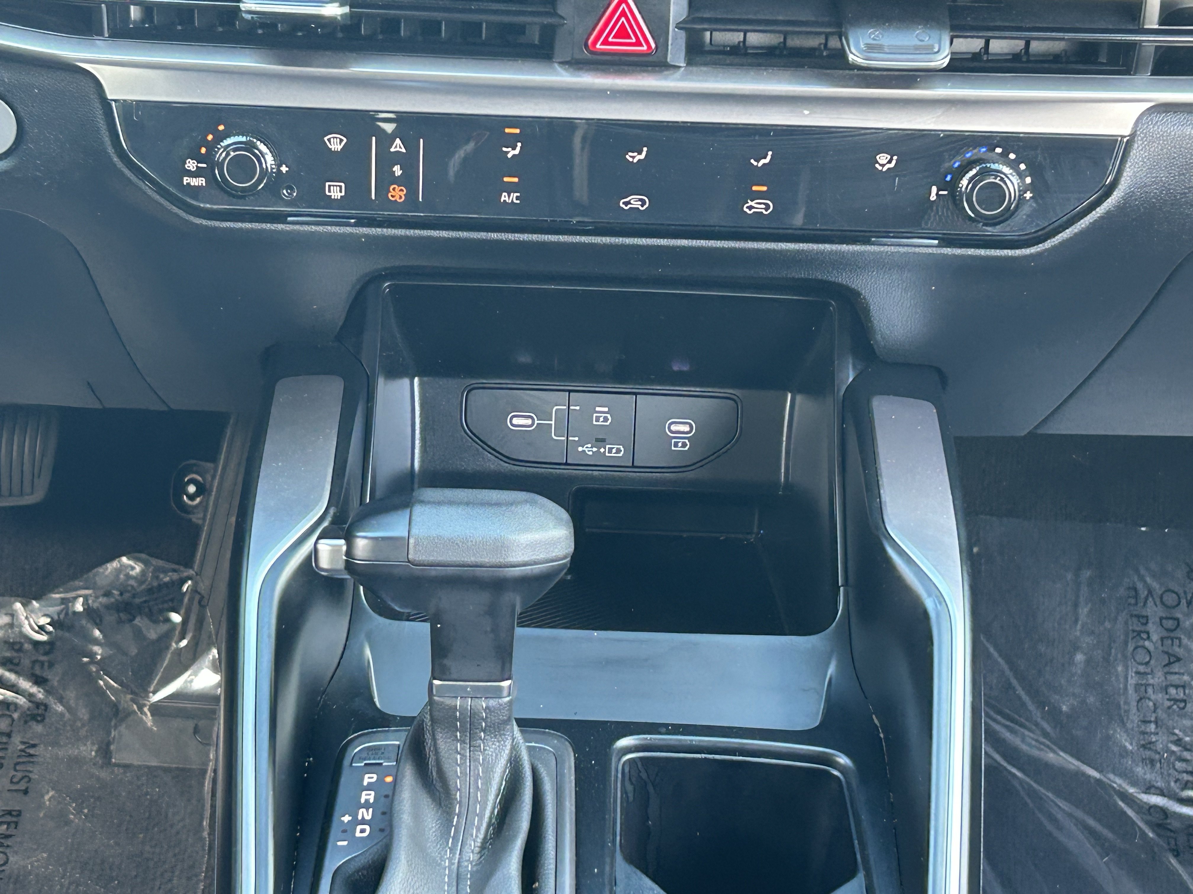Certified 2025 Kia Sorento LX FWD image 21