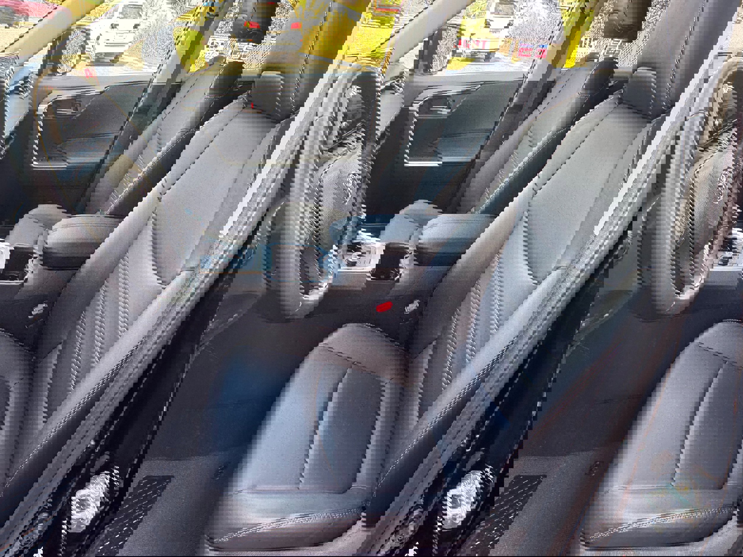 Used 2024 Toyota RAV4 XLE Premium image 9