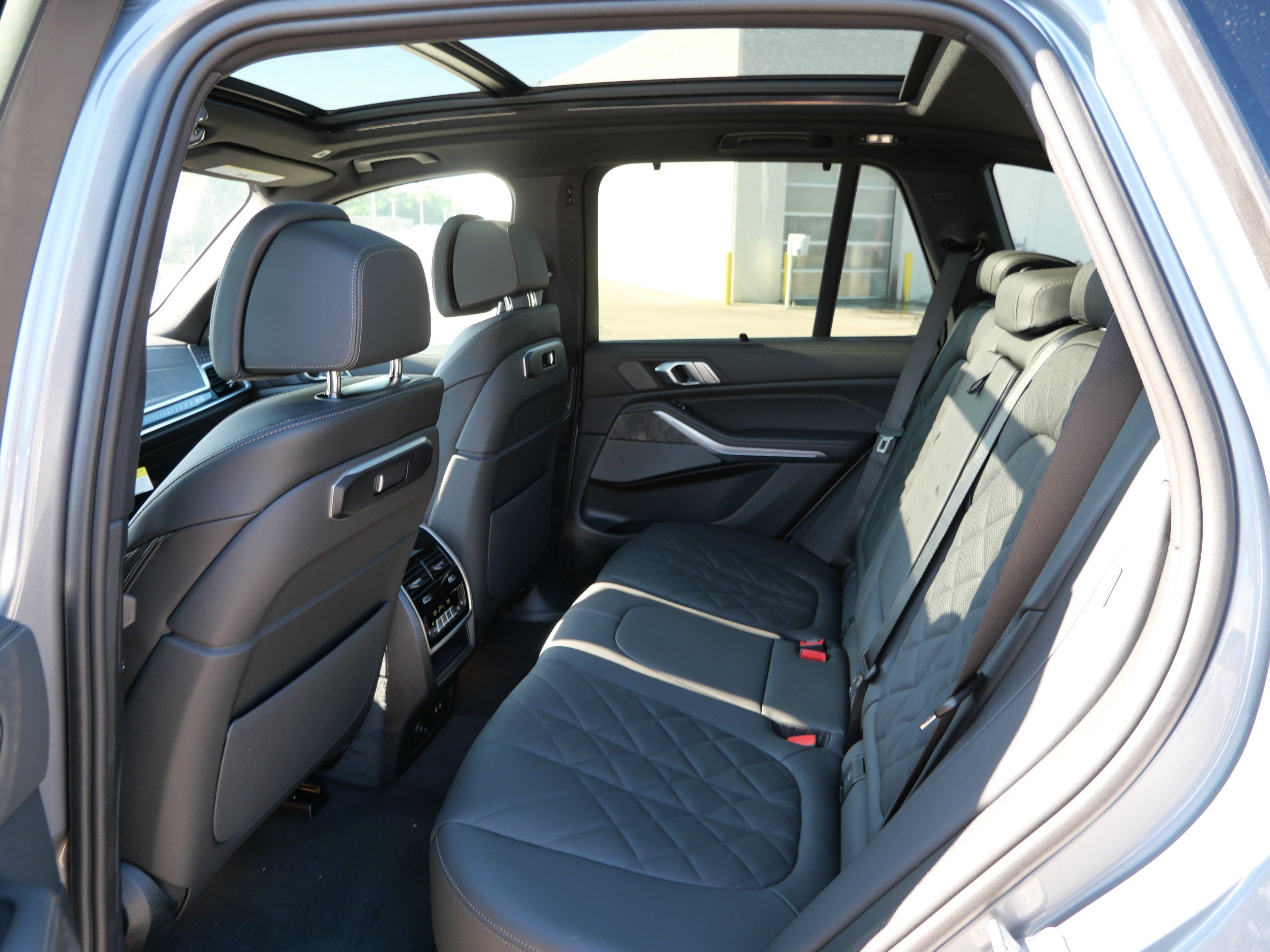 New 2026 BMW X5 xDrive40i AWD/4WD image 6