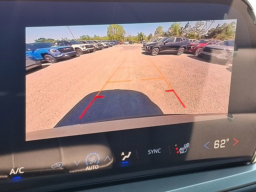 New 2025 Chevrolet Traverse LT w/ Sun and Wheel Package image 4