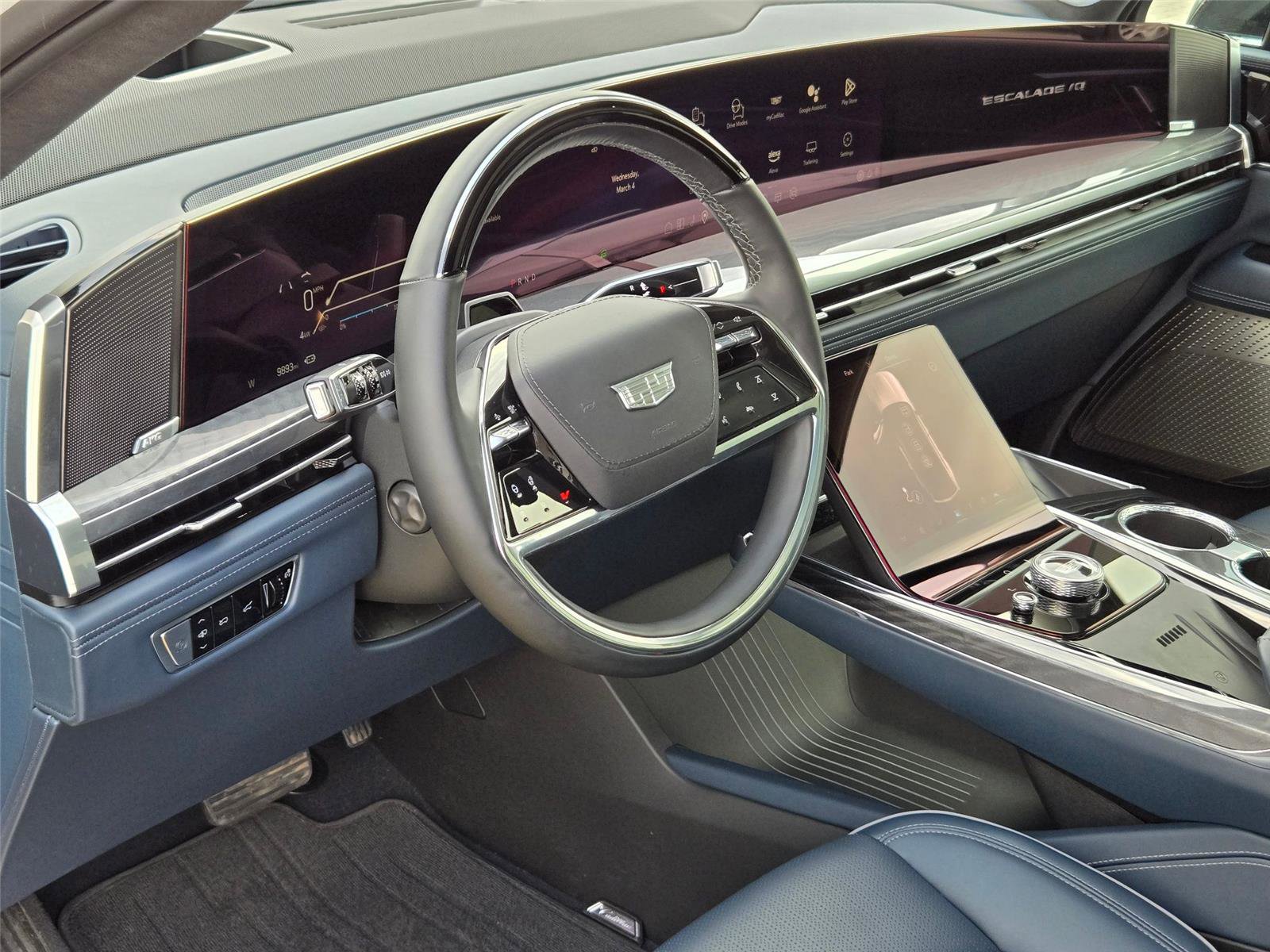Certified 2025 Cadillac Escalade IQ Luxury 2 w/ LPO, Premium Carpet Package AWD/4WD image 10