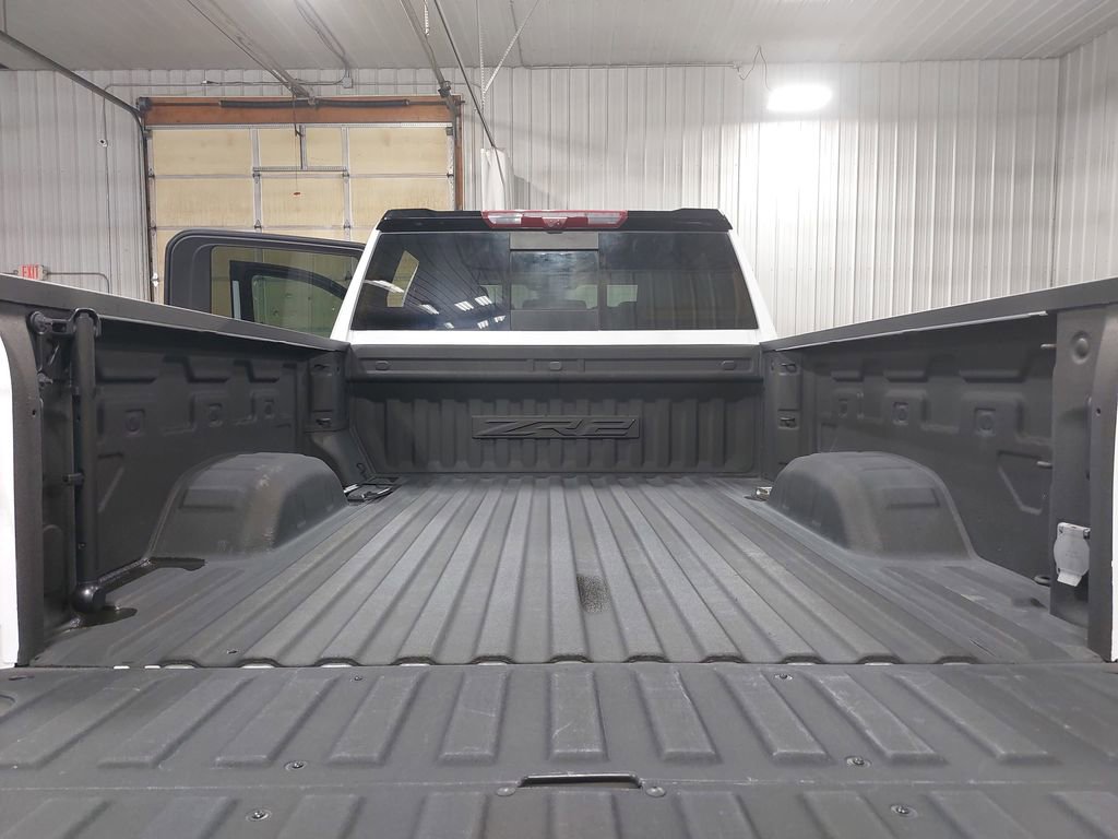 Used 2024 Chevrolet Silverado 2500 ZR2 w/ Technology Package AWD/4WD image 12