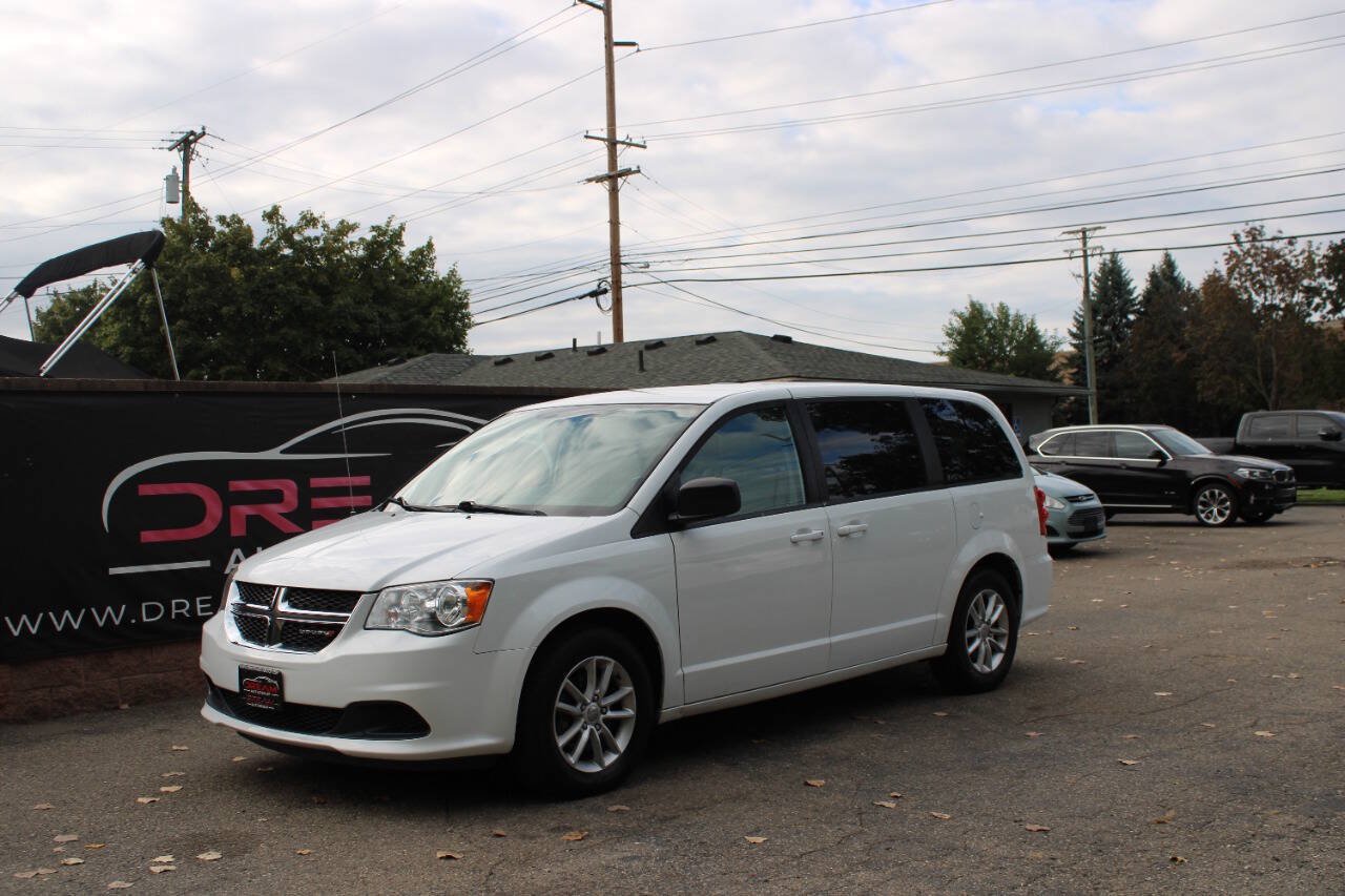 Used 2018 Dodge Grand Caravan SE FWD image 1