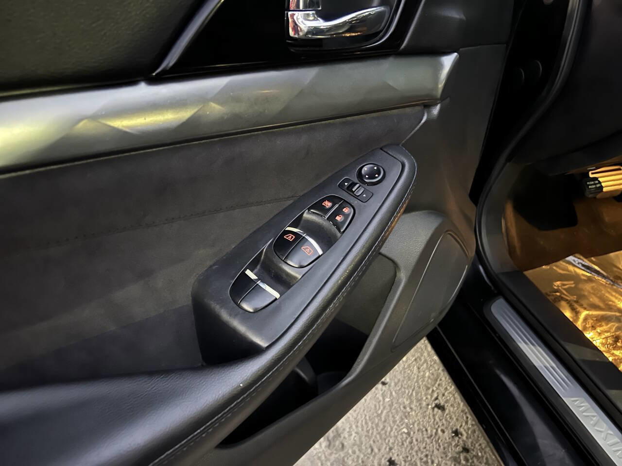 Used 2016 Nissan Maxima SR image 8