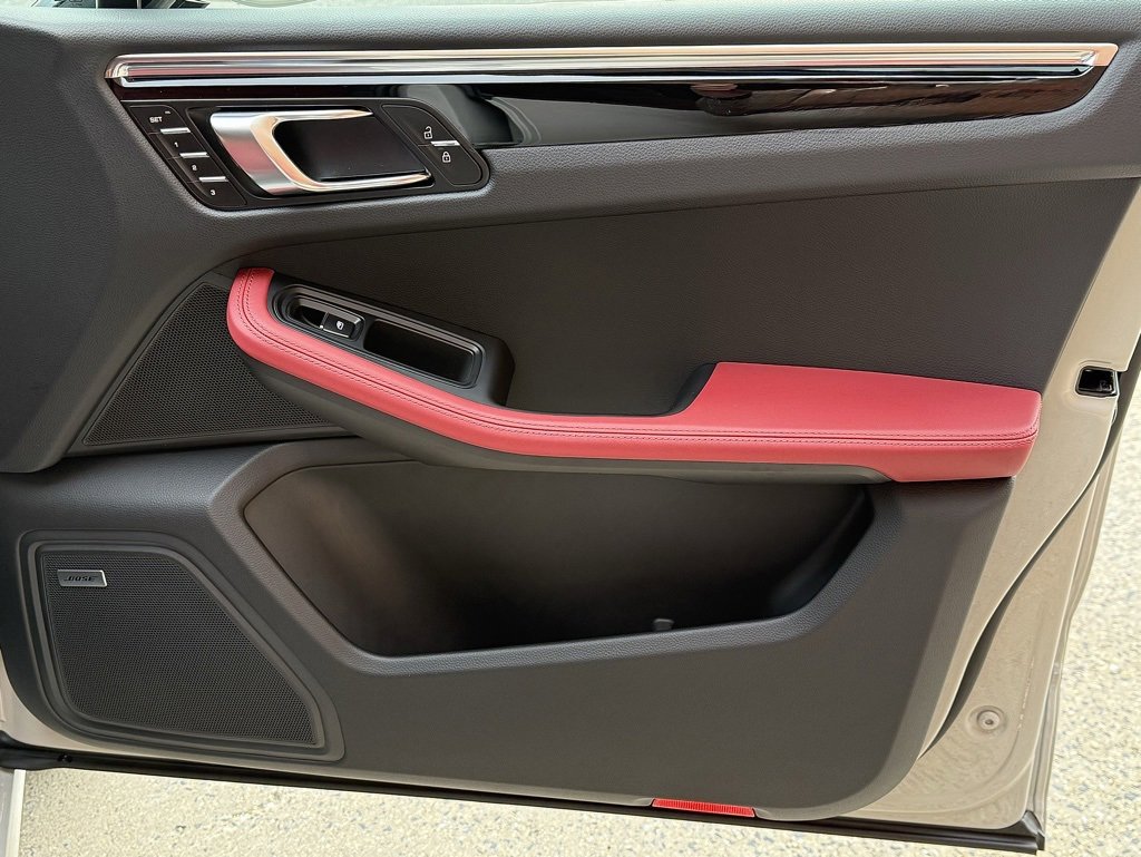 New 2026 Porsche Macan image 21