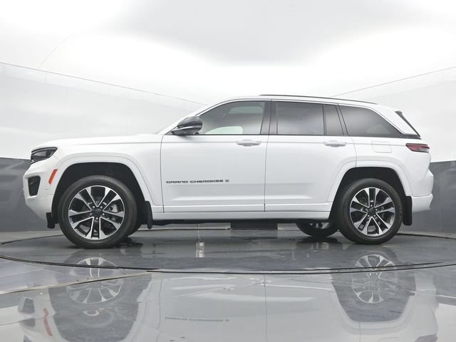 Used 2023 Jeep Grand Cherokee Overland AWD/4WD image 47
