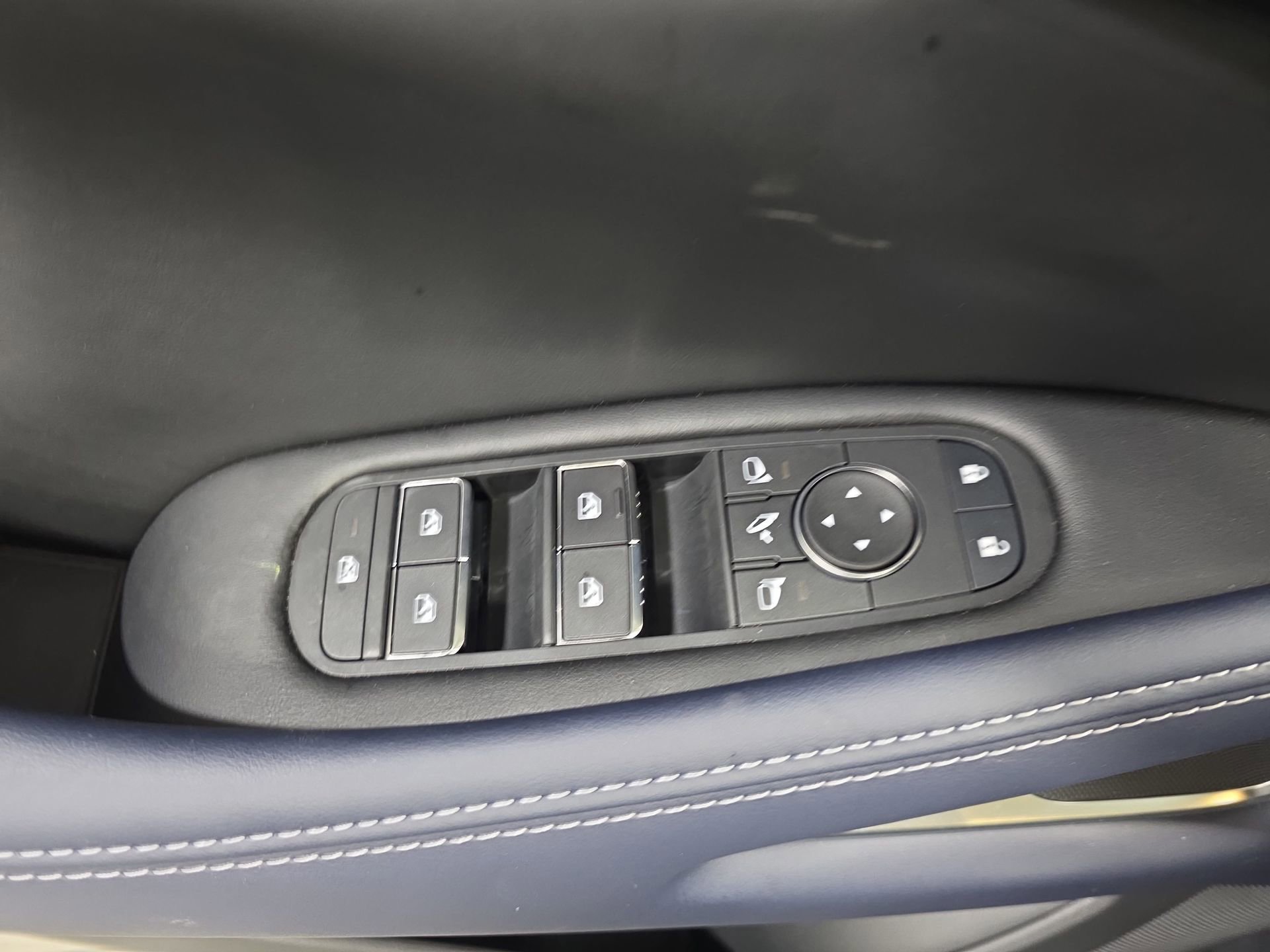 New 2026 INFINITI QX60 Sport w/ Dark Cargo Package image 27