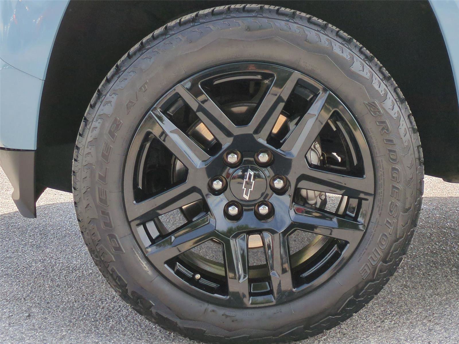 Used 2025 Chevrolet Colorado Z71 w/ Technology Package AWD/4WD image 21