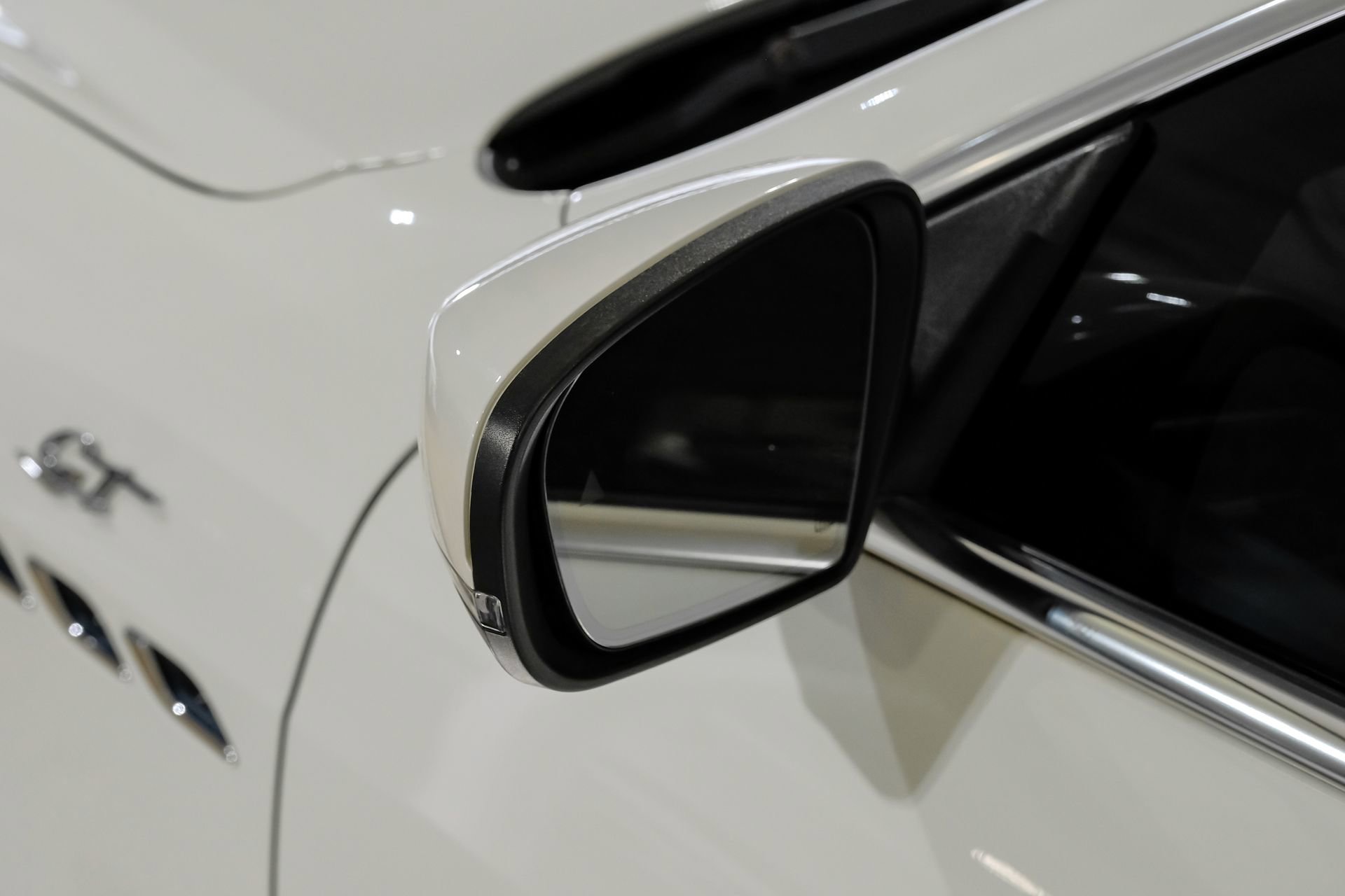 Used 2023 Maserati Ghibli GT RWD image 42